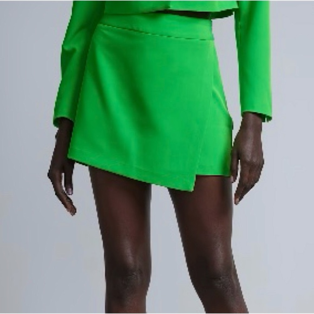 High waisted tailored fit skort